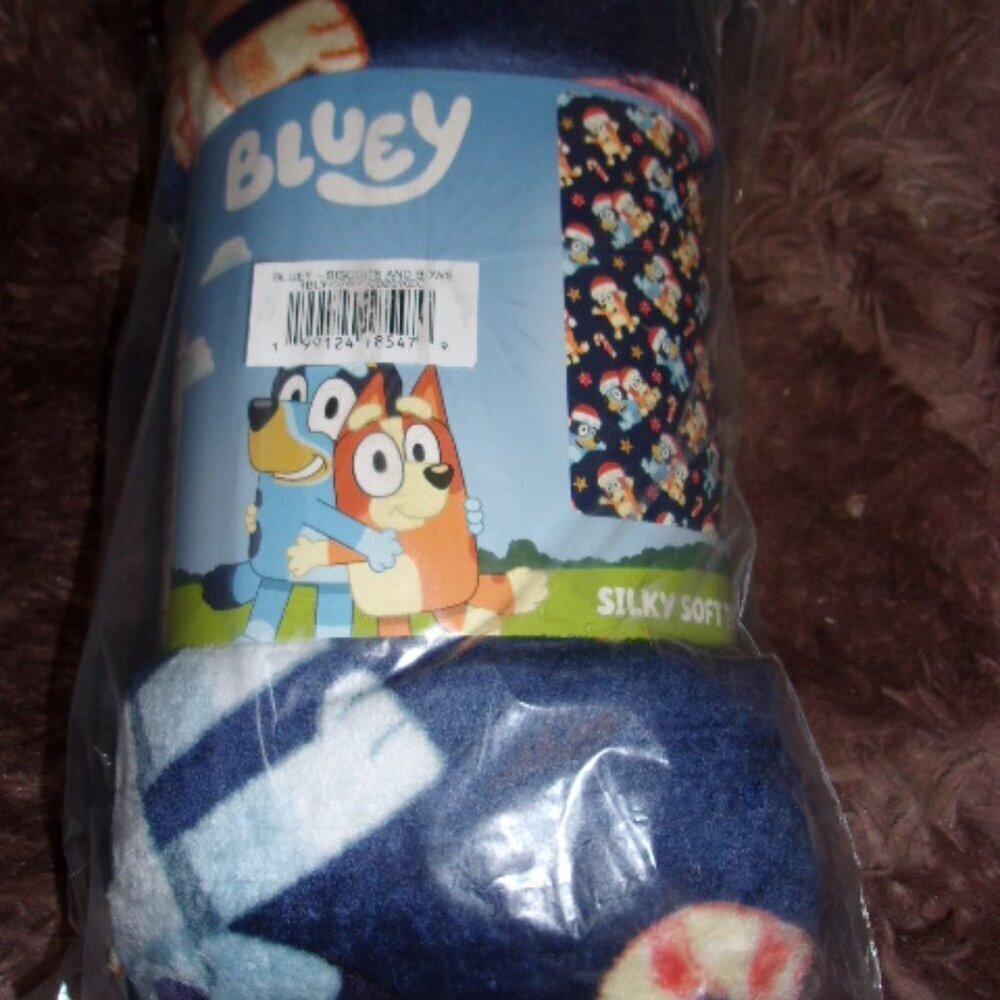 Bluey Bows Silk Touch Christmas Holiday Throw Blanket New